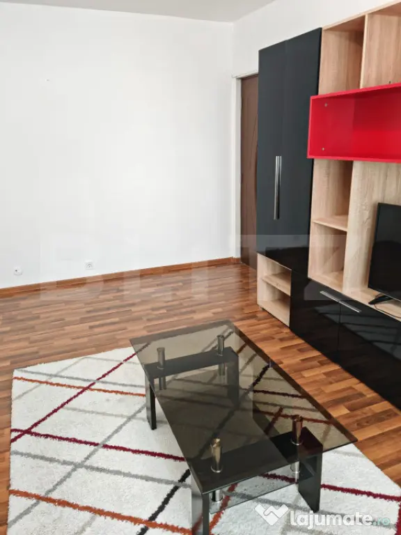 Apartament cu 2 camere, decomandat, etaj 2, centrala, 1 Mai-