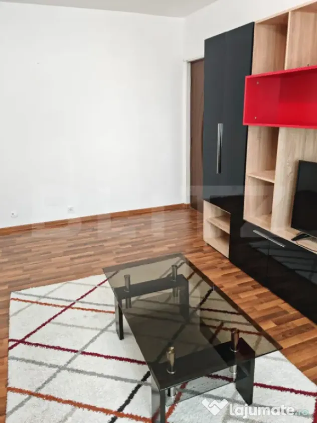 Apartament cu 2 camere, decomandat, etaj 2, centrala, 1 Mai-