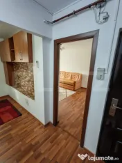 Apartament cu 2 camere, decomandat, etaj 2, centrala, 1 Mai- 
