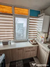 Apartament cu 2 camere, decomandat, etaj 2, centrala, 1 Mai- 