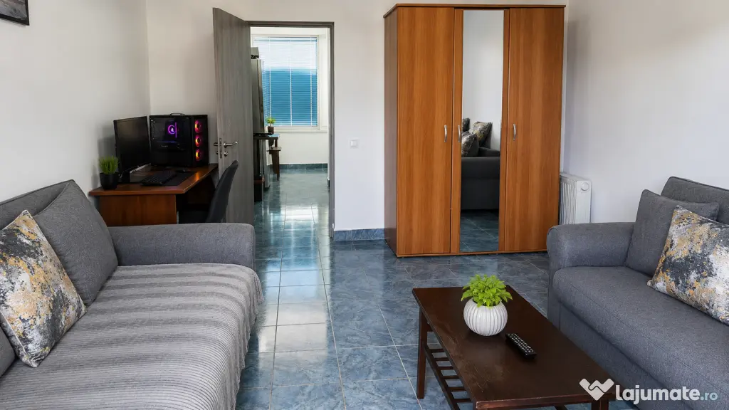 Vând apartament cu o cameră în Costinești, central, complet renovat,