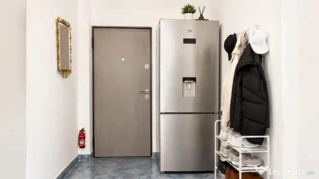 Vând apartament cu o cameră în Costinești, central, complet renovat,
