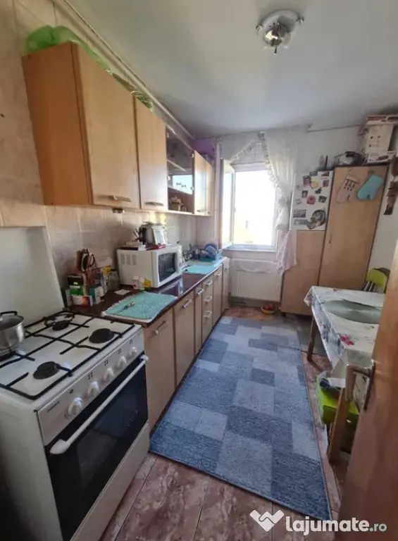 Apartament 3 camere | Semidecomandat | zona Astra