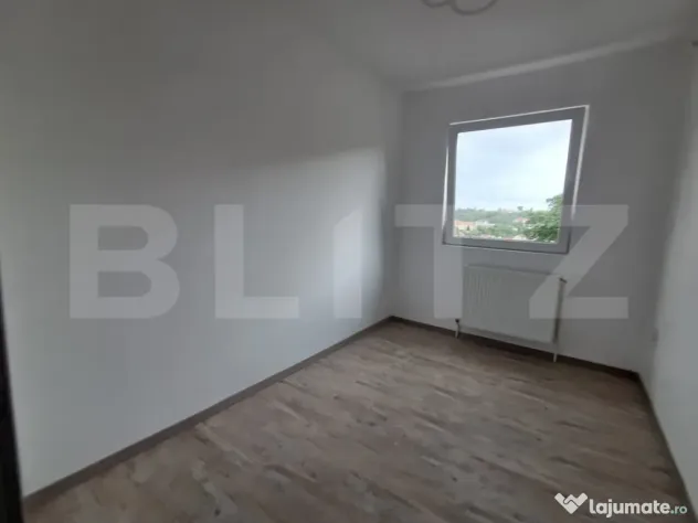 APARTAMENT CU 3 CAMERE COMPLET RENOVAT DE VÂNZARE – DÂMB