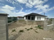 Casa plan parter, 125 mp utili, 450 mp teren , Lazuri