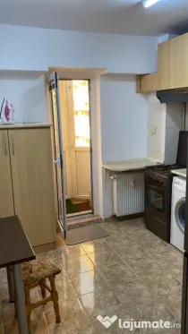 Iancului decomandat etaj 4