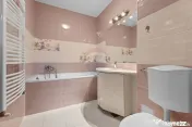 Apartament 2 camere de închiriat + loc parcare în zona ...