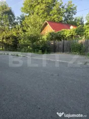 Casă pentru renovare completă cu curte de 385 mp în oraș 