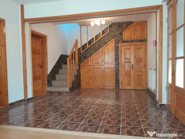 Casă de vânzare în Târgoviște-proprietar–Micro 3|160 mp utili|433 mp teren