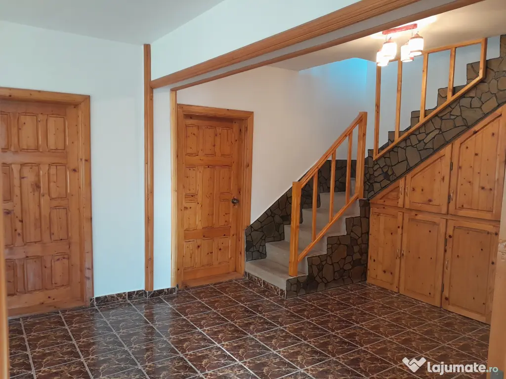 Casă de vânzare în Târgoviște-proprietar–Micro 3|160 mp utili|433 mp teren