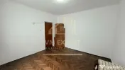 APARTAMENT 3 CAMERE TEREN PROPRIETATE PARCARE ZONA FLĂM?...