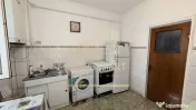 APARTAMENT 3 CAMERE TEREN PROPRIETATE PARCARE ZONA FLĂM?...