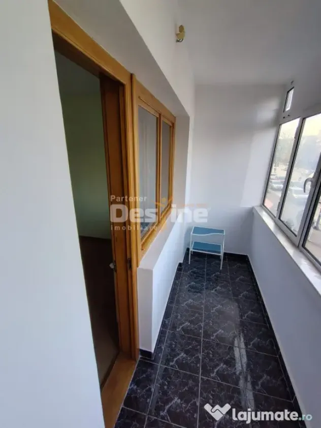 Apartament de vânzare, zona PODU ROȘ, 3 camere, semidecoma