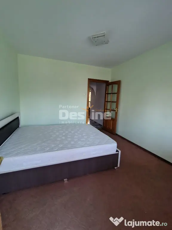 Apartament de vânzare, zona PODU ROȘ, 3 camere, semidecoma