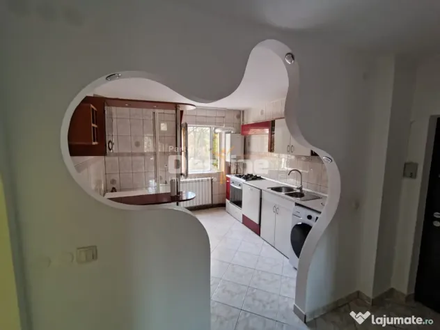 Apartament de vânzare, zona PODU ROȘ, 3 camere, semidecoma