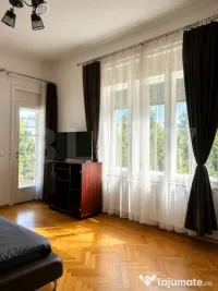 Clădire istorică, apartament, 4 camere- 130 mp, etaj 1, Zo 