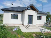 Casă individuală 85mp, teren 1200mp -la strada principala
