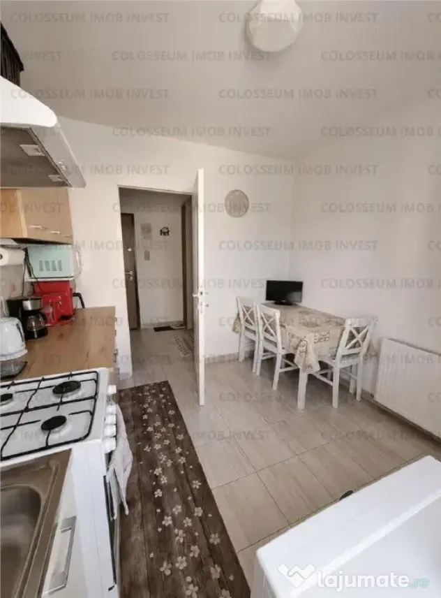 Apartament 2 camere, semidecomandat, partial mobilat, zona Garii!