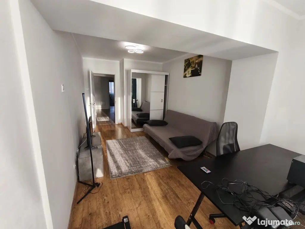 De inchiriat apartament spatios, 3 camere, pe Faleza, 900...