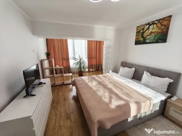 De inchiriat apartament spatios, 3 camere, pe Faleza, 900...