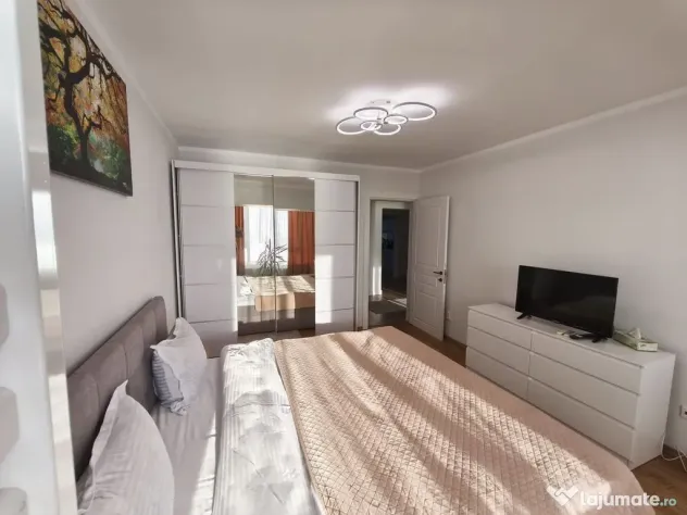 De inchiriat apartament spatios, 3 camere, pe Faleza, 900...