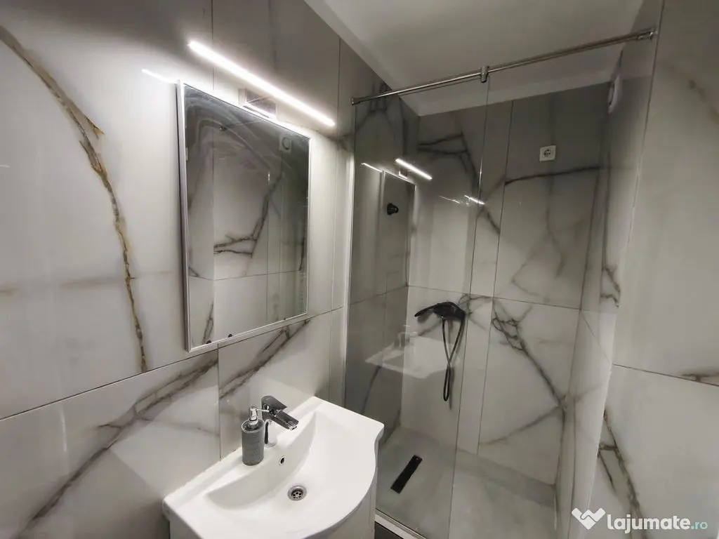 De inchiriat apartament spatios, 3 camere, pe Faleza, 900...