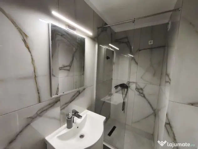 De inchiriat apartament spatios, 3 camere, pe Faleza, 900...