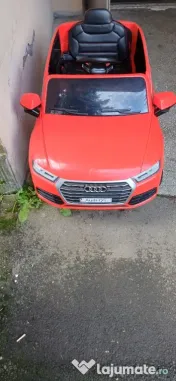 1. Mașinuța electrica AUDI Q5 