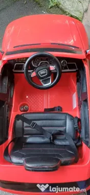 1. Mașinuța electrica AUDI Q5 