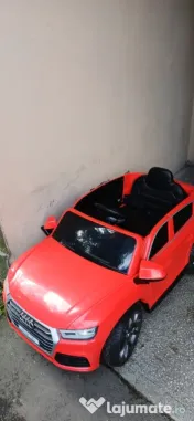 1. Mașinuța electrica AUDI Q5 