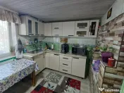 Casă de vânzare cu anexe, 35 ari teren, Adancata