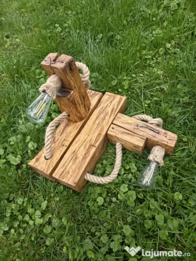 Vând lustre ,obiecte pentru decor rustic