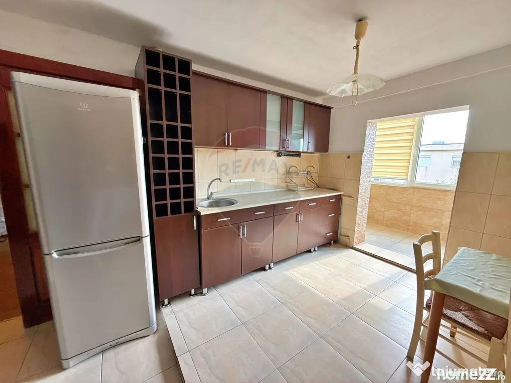 Închiriere apartament 3 camere, Micalaca, Arad