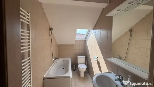 Apartament 3 camere de închiriat la casa, str. Nicolae Jiga