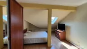 Apartament 3 camere de închiriat la casa, str. Nicolae Jiga