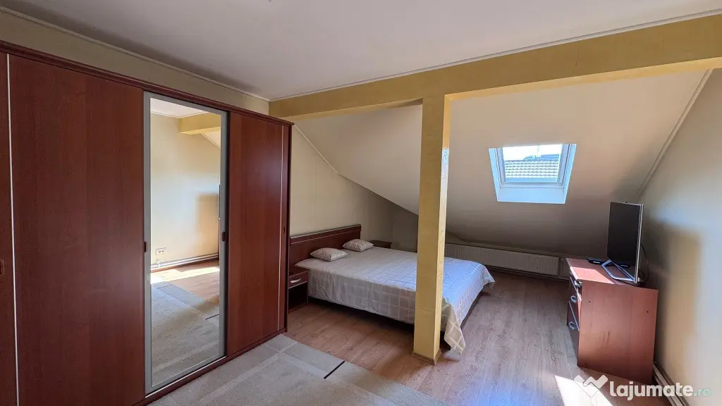 Apartament 3 camere de închiriat la casa, str. Nicolae Jiga