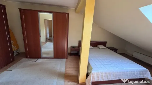 Apartament 3 camere de închiriat la casa, str. Nicolae Jiga