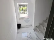 Apartament cu 5 camere de vânzare în zona Precista 
