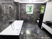 Apartament cu 5 camere de vânzare în zona Precista 
