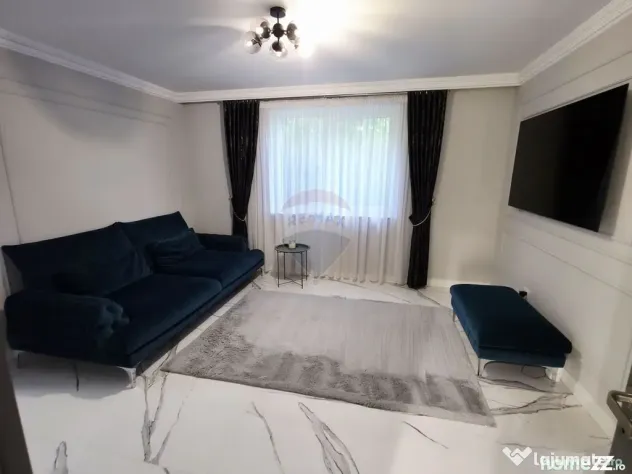 Apartament cu 5 camere de vânzare în zona Precista - Piatra-Neamt (Neamt)
