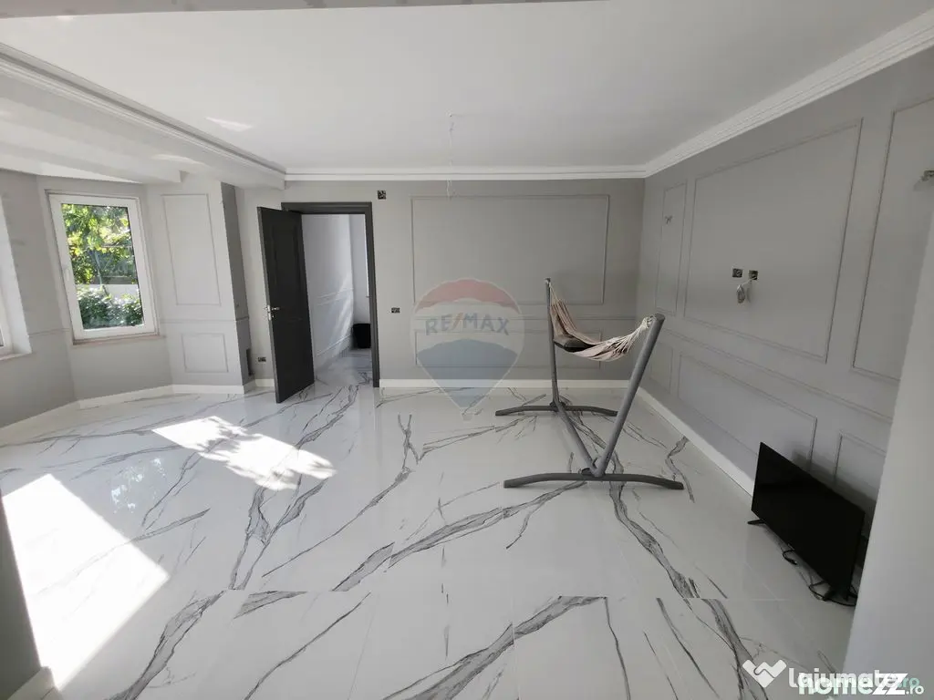 Apartament cu 5 camere de vânzare în zona Precista - Piatra-Neamt (Neamt)