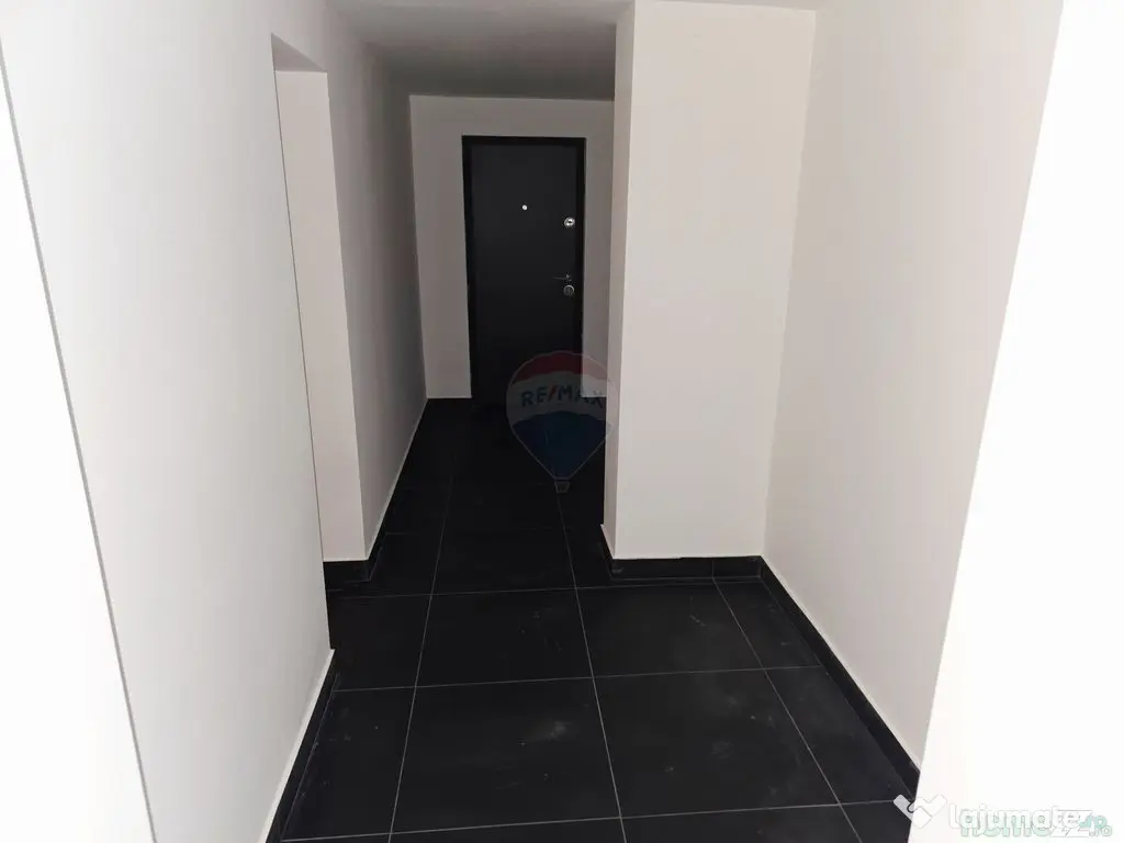 Apartament cu 5 camere de vânzare în zona Precista - Piatra-Neamt (Neamt)