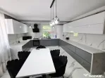 Apartament cu 5 camere de vânzare în zona Precista
