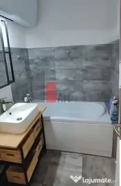 Apartament luminos cu 3 camere de închiriat | Zona Roman...