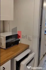 Apartament luminos cu 3 camere de închiriat | Zona Roman...