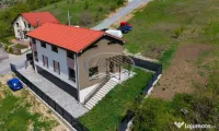 Duplex cu garaj pe strada Oasului 