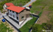Duplex cu garaj pe strada Oasului