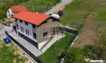 Duplex cu garaj pe strada Oasului