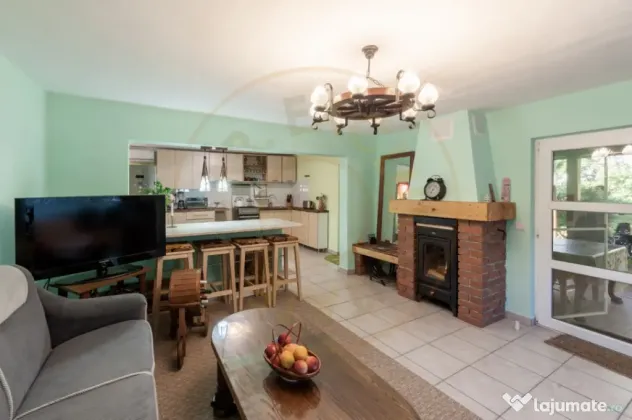 Casa vintage in Com. Uliești, Dambovița cu livadă gener