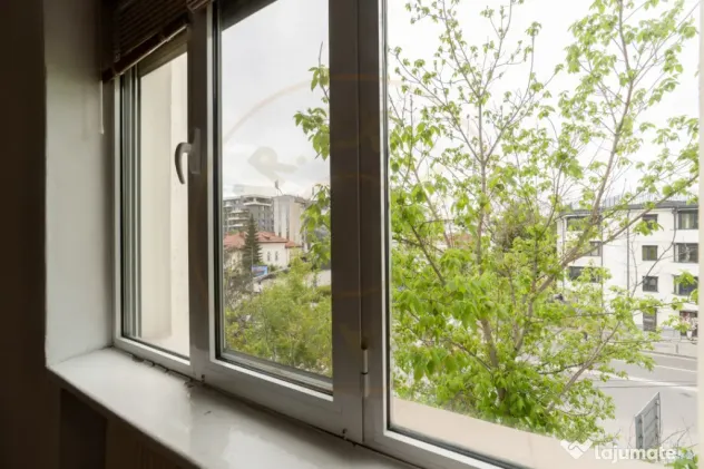 Apartament 2 camere et 3/4 Central, Pitesti